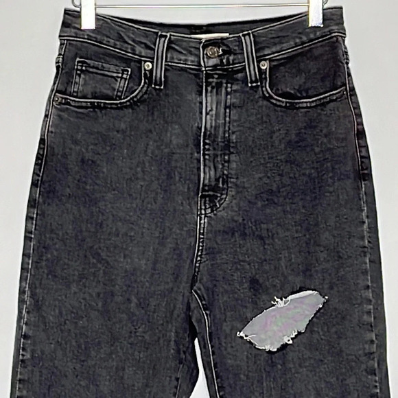 Levi's High Waisted Taper Jeans in Bomb.com - Size 28 - Picture 3 of 9